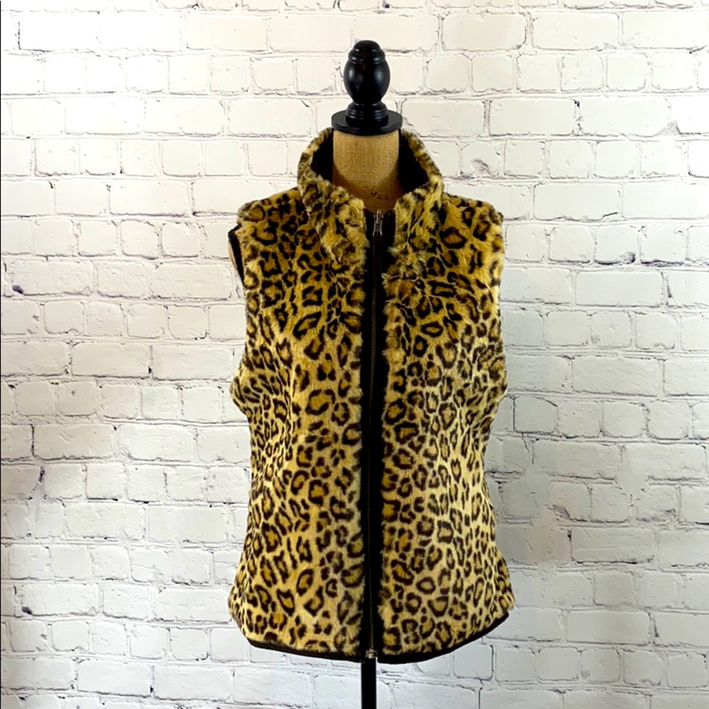 Gap reversible size medium Furry Vest